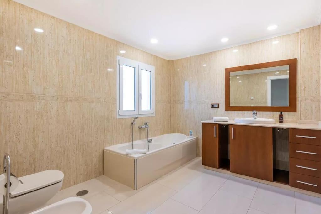 Ohana Luxury Villa With Heated Pool Malaga Zewnętrze zdjęcie